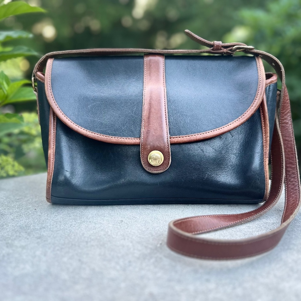 Vintage Coach Crossbody/Shoulder Leather in Black with Brown Trim Handbag